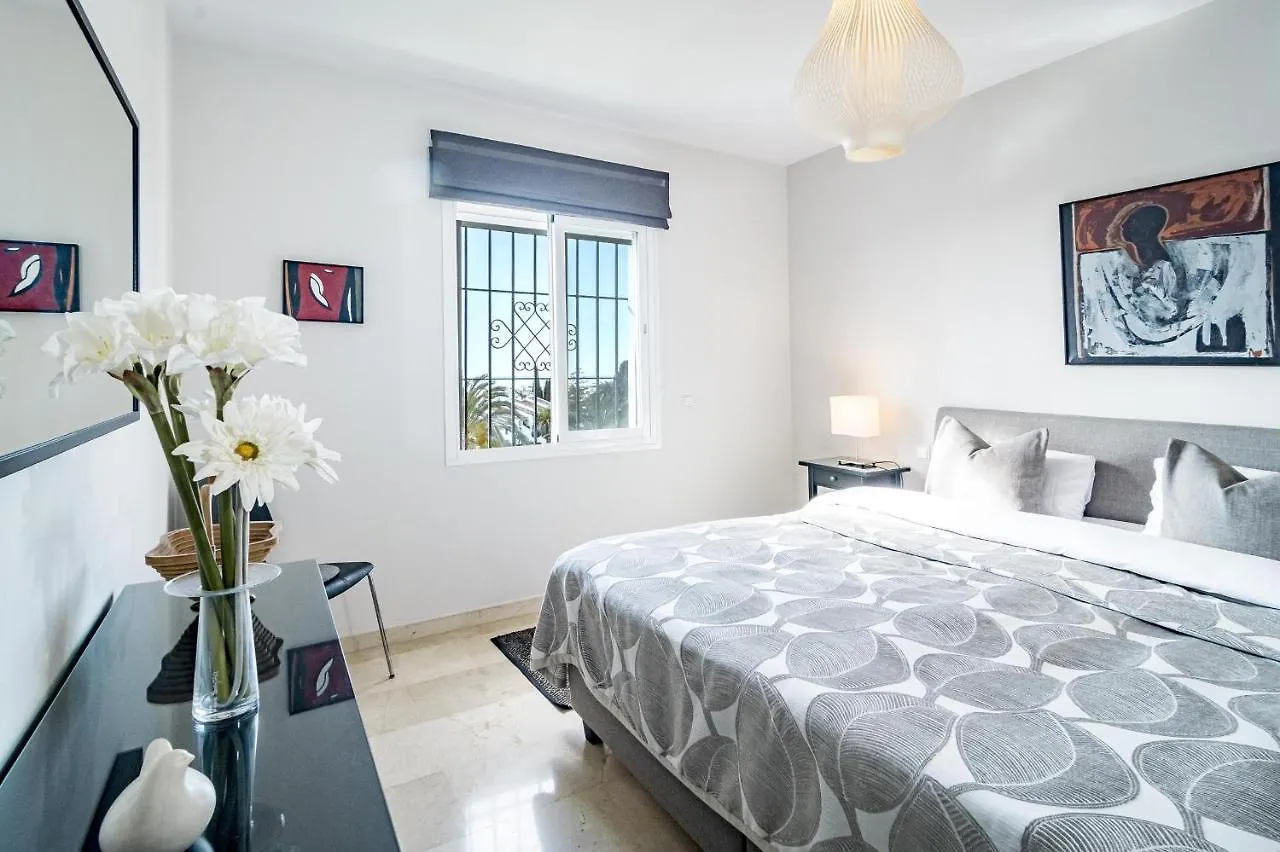 Ma2- Sea Views, Walking Distance To Puerto Banus Apartment Marbella